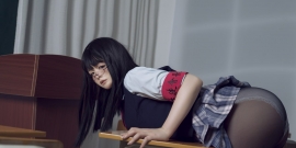 教室の女学生