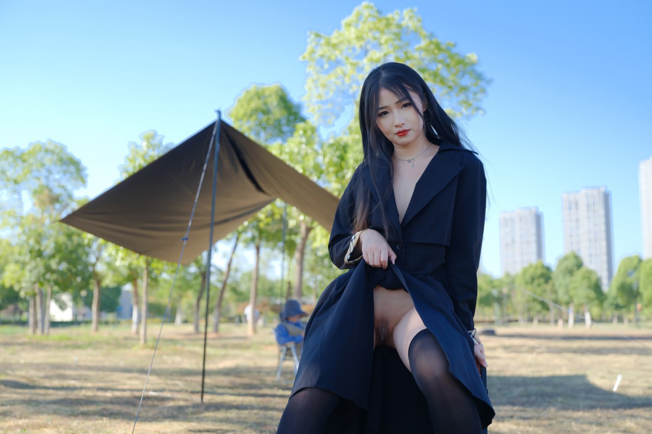 国模小泽露出-黑丝风衣